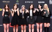 「2020 Mnet ASIAN MUSIC AWARDS (MAMA)」のレッドカーペットに登場した(G)I-DLE。(c)CJ ENM Co., Ltd, All Rights Reserved.