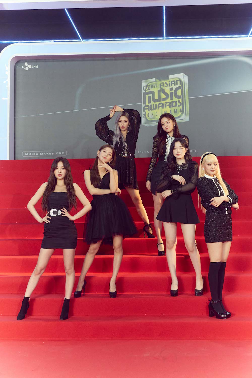 「2020 Mnet ASIAN MUSIC AWARDS (MAMA)」のレッドカーペットに登場した(G)I-DLE。(c)CJ ENM Co., Ltd, All Rights Reserved.