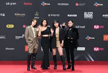 「2020 Mnet ASIAN MUSIC AWARDS (MAMA)」のレッドカーペットに登場したMAMAMOO。(c)CJ ENM Co., Ltd, All Rights Reserved.