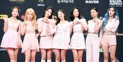 「2020 Mnet ASIAN MUSIC AWARDS (MAMA)」のレッドカーペットに登場したOH MY GIRL。(c)CJ ENM Co., Ltd, All Rights Reserved.