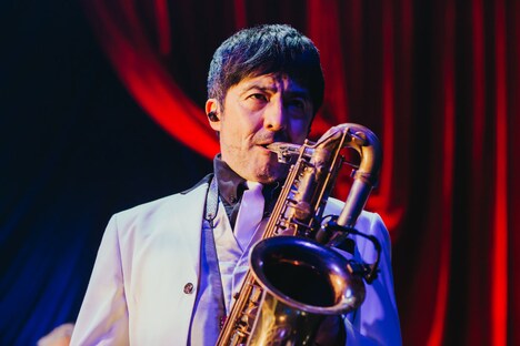谷中敦（Baritone Sax, Flute）（撮影：勝永裕介）