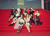 「2020 Mnet ASIAN MUSIC AWARDS (MAMA)」のレッドカーペットに登場したTWICE。(c)CJ ENM Co., Ltd, All Rights Reserved.