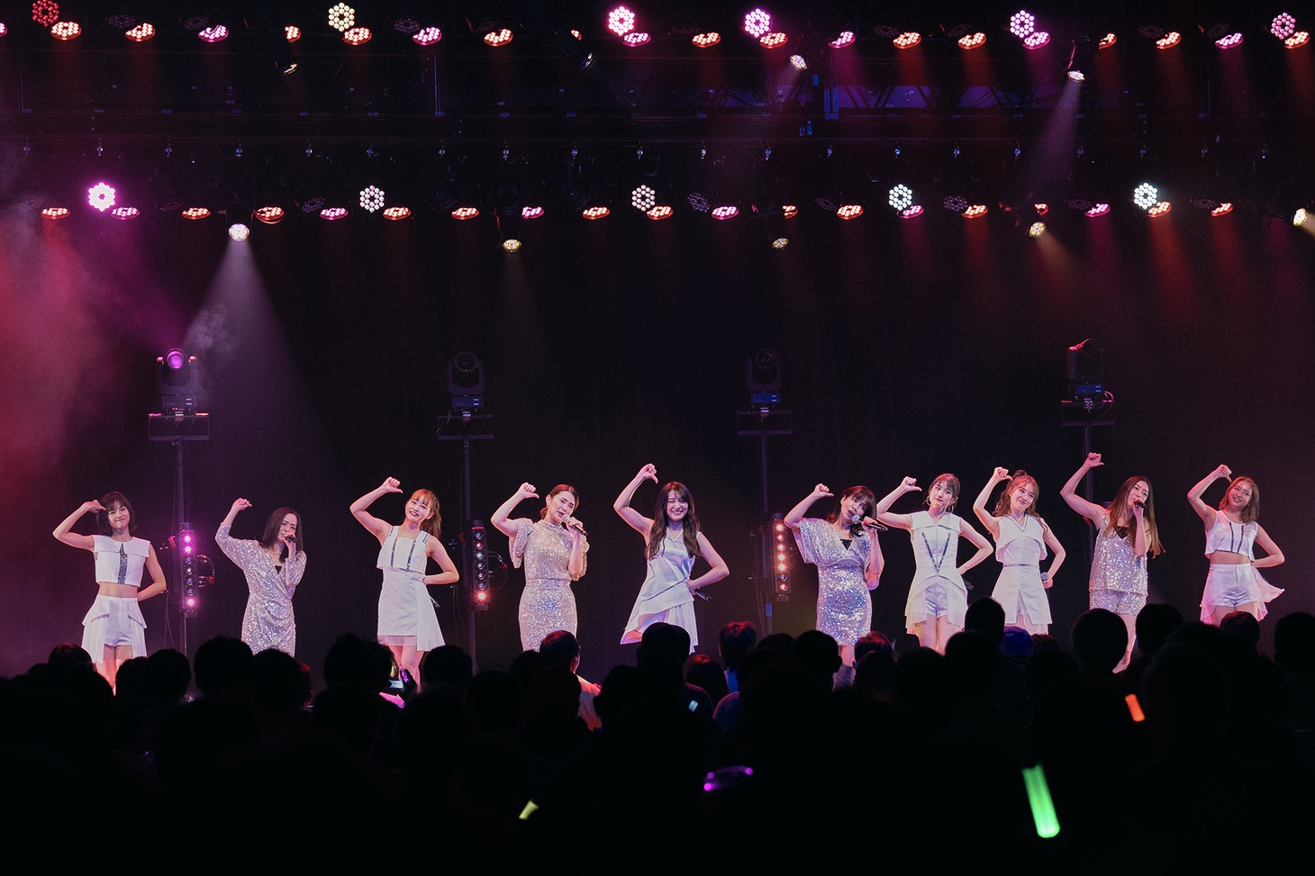 東京パフォーマンスドール「TPD誕生30周年キックオフ DANCE SUMMIT with the 1st Generation」の様子。（写真提供：EPICレコードジャパン）