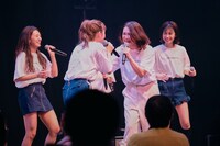 東京パフォーマンスドール「TPD誕生30周年キックオフ DANCE SUMMIT with the 1st Generation」の様子。（写真提供：EPICレコードジャパン）