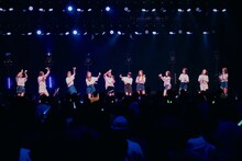 東京パフォーマンスドール「TPD誕生30周年キックオフ DANCE SUMMIT with the 1st Generation」の様子。（写真提供：EPICレコードジャパン）