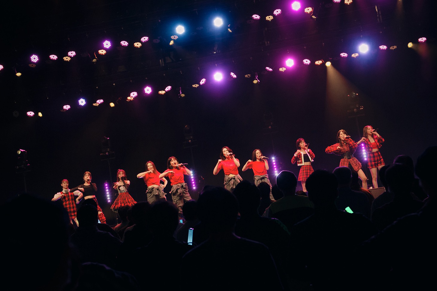 東京パフォーマンスドール「TPD誕生30周年キックオフ DANCE SUMMIT with the 1st Generation」の様子。（写真提供：EPICレコードジャパン）