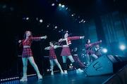 東京パフォーマンスドール「TPD誕生30周年キックオフ DANCE SUMMIT with the 1st Generation」の様子。(写真提供:EPICレコードジャパン)