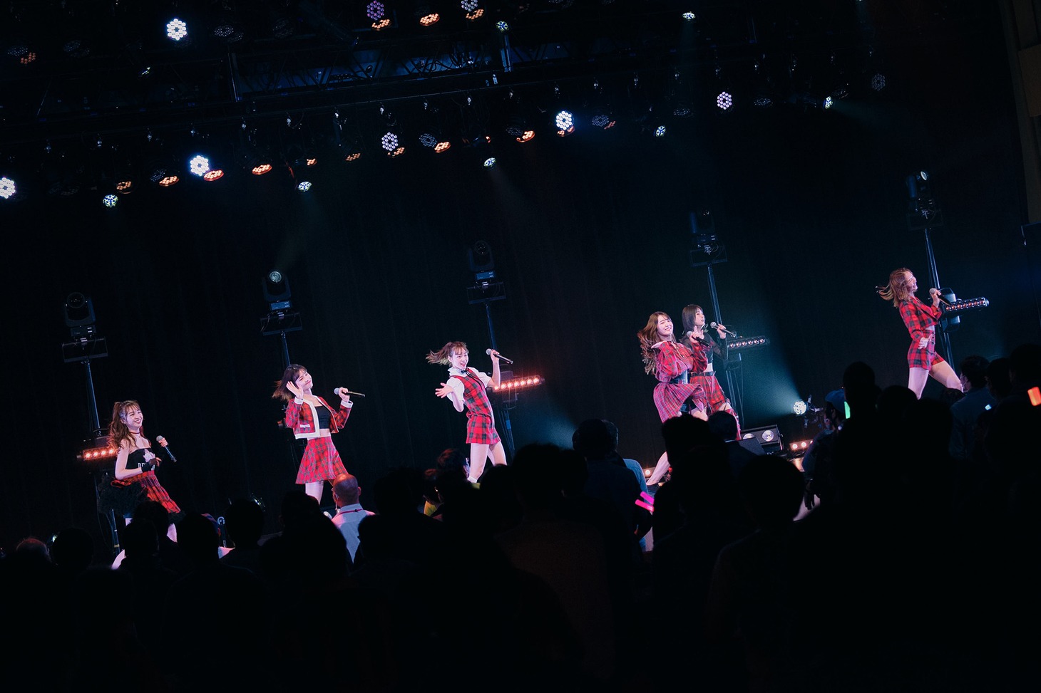 東京パフォーマンスドール「The 7th Anniversary DANCE SUMMIT」の様子。（写真提供：EPICレコードジャパン）