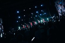 東京パフォーマンスドール「The 7th Anniversary DANCE SUMMIT」の様子。（写真提供：EPICレコードジャパン）