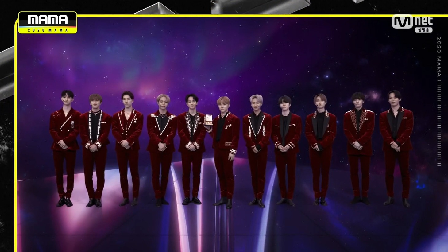 「2020 Mnet ASIAN MUSIC AWARDS (MAMA)」で受賞の喜びを語るJO1。(c)CJ ENM Co., Ltd, All Rights Reserved.