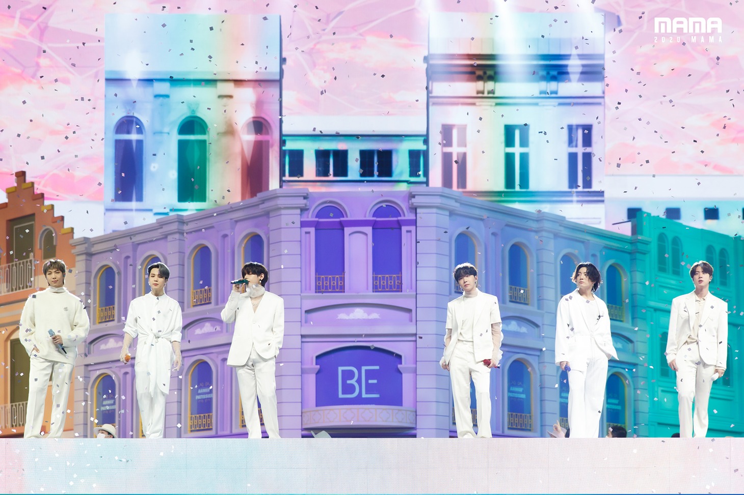「2020 Mnet ASIAN MUSIC AWARDS (MAMA)」のステージでパフォーマンスを披露するBTS。(c)CJ ENM Co., Ltd, All Rights Reserved.