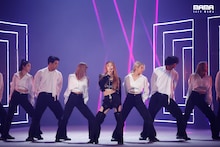 「2020 Mnet ASIAN MUSIC AWARDS (MAMA)」のステージでパフォーマンスを披露するBoA。(c)CJ ENM Co., Ltd, All Rights Reserved.