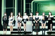 「2020 Mnet ASIAN MUSIC AWARDS (MAMA)」で受賞の喜びを語るTWICE。(c)CJ ENM Co., Ltd, All Rights Reserved.