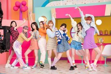 NiziU×Fit's「NEWフィッツダンス」メイキング写真。