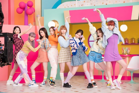 NiziU×Fit's「NEWフィッツダンス」メイキング写真。