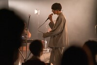 高橋海（Vo, Key）（Photo by KOSUKE ITO）