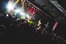 raymayによるライブの様子。（写真提供：パーフェクトミュージック）