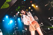 raymayによるライブの様子。（写真提供：パーフェクトミュージック）
