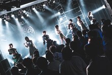 WILL-O'とraymayによるコラボパフォーマンスの様子。（写真提供：パーフェクトミュージック）