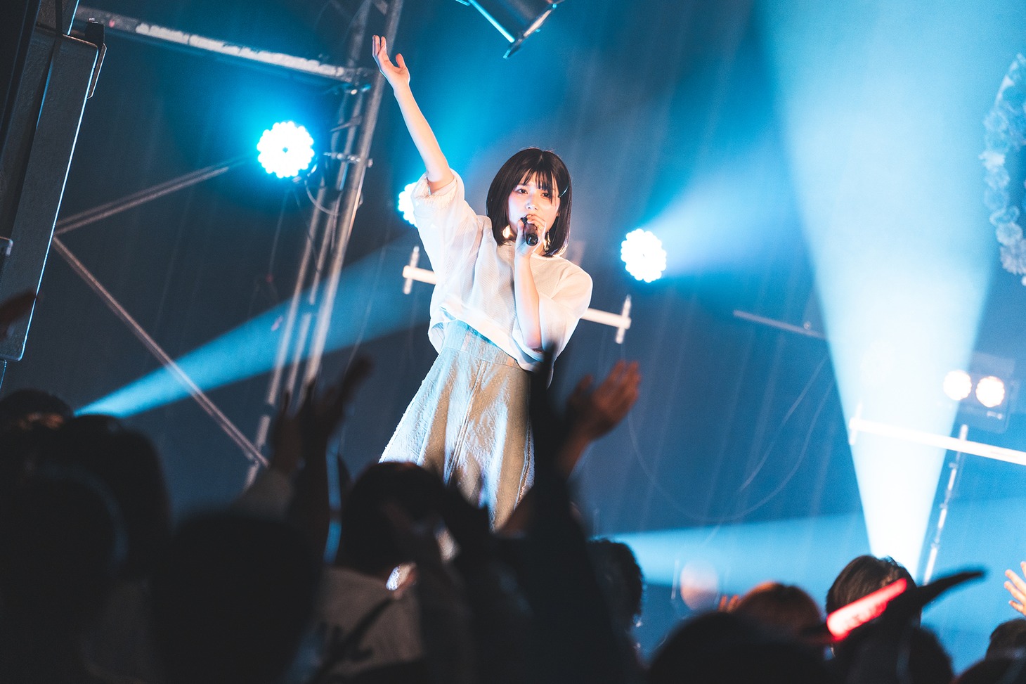 raymayによるライブの様子。（写真提供：パーフェクトミュージック）