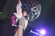raymayによるライブの様子。（写真提供：パーフェクトミュージック）