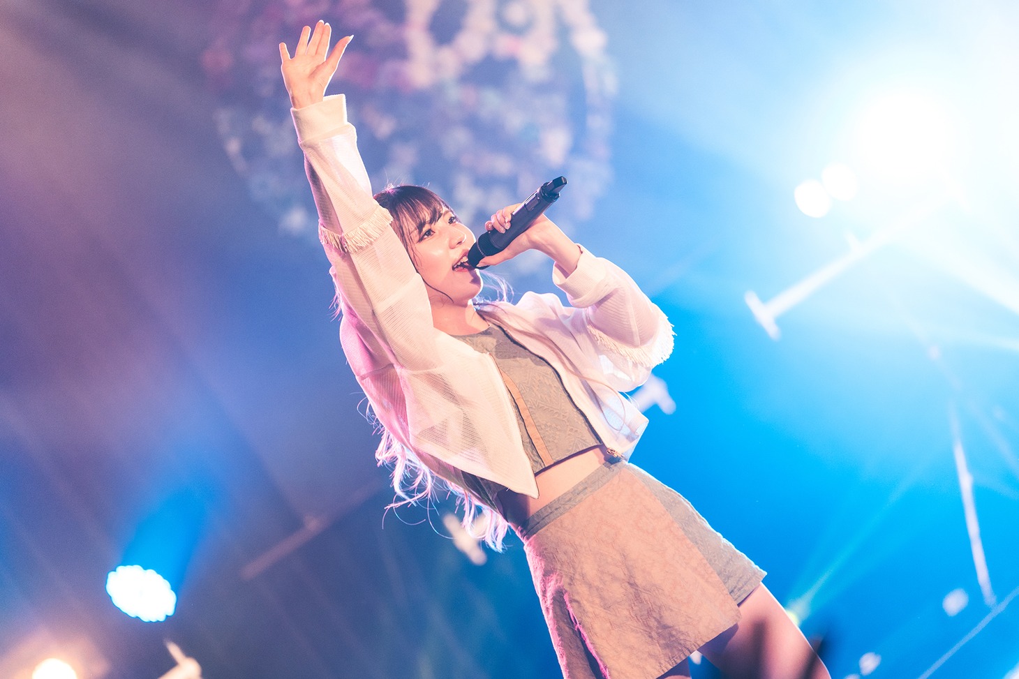 raymayによるライブの様子。（写真提供：パーフェクトミュージック）