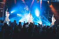 raymayによるライブの様子。（写真提供：パーフェクトミュージック）