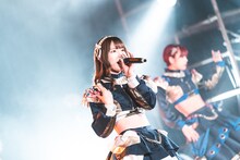 WILL-O'によるライブの様子。（写真提供：パーフェクトミュージック）