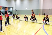 綱引きの準備をするいぎなり東北産。（撮影：笹森健一）