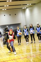 ドリブルを披露する安杜羽加。（撮影：笹森健一）