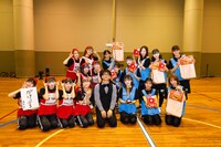 「スタプラローカリズム vol.2 ～ニコSハイパー運動会～」終了後の集合写真。（撮影：笹森健一）