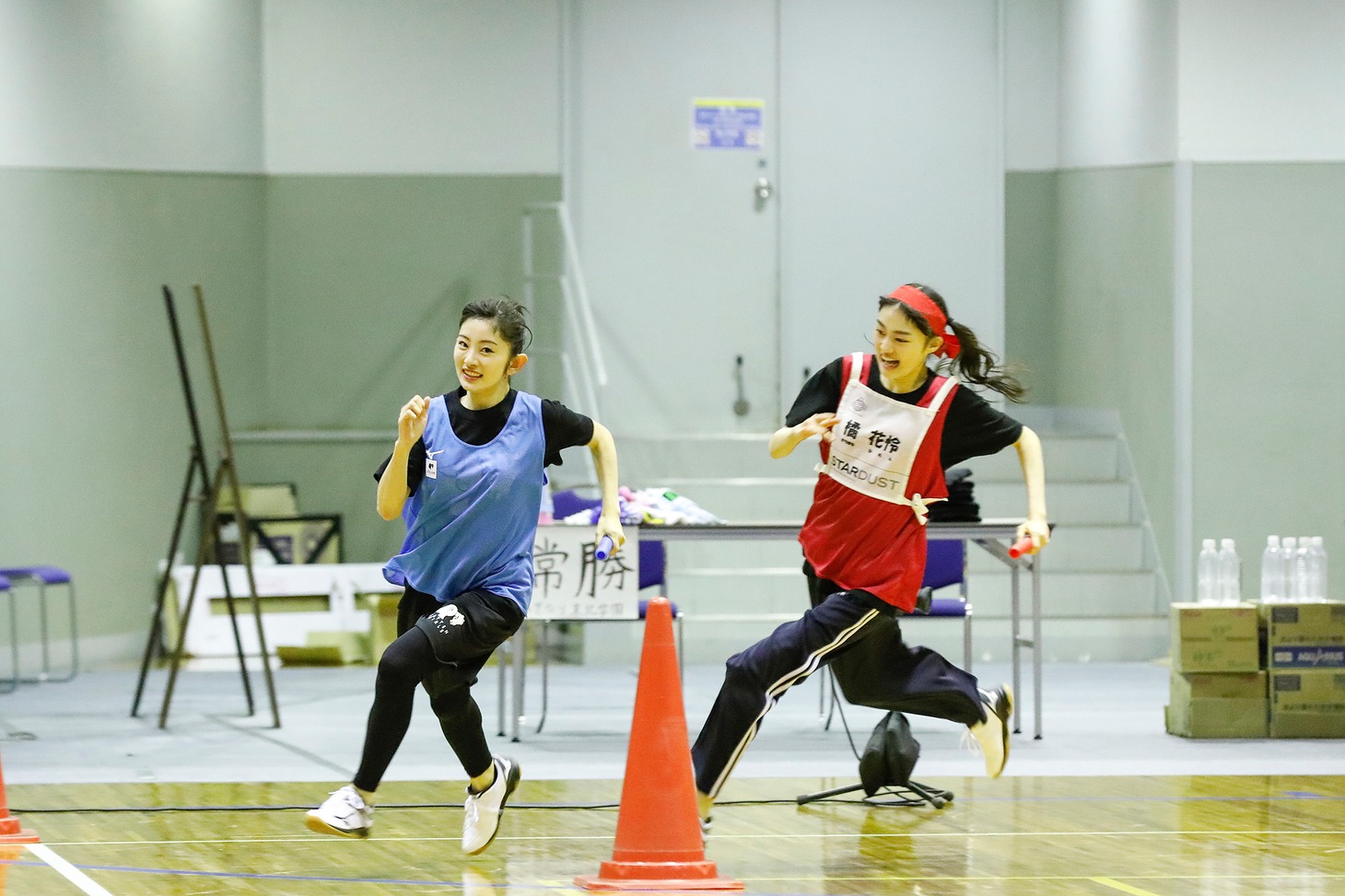 走る瀬田さくらと橘花怜。（撮影：笹森健一）