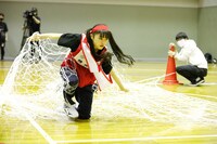 網をくぐり抜ける橘花怜。（撮影：笹森健一）