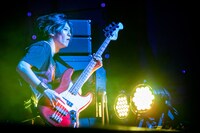 田淵智也（B）（Photo by Viola Kam［V'z Twinkle］）