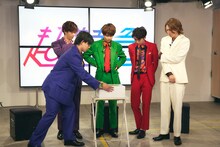 「超特急 Asayake 888 スペシャル」撮影中の様子。