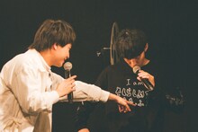 田中雅功（さくらしめじ）と大石昌良。（撮影：鈴木友莉）