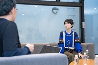 左より、佐々木敦、児玉雨子。