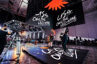 「ONLiNE LEO-NiNE」の様子。（撮影：上飯坂一）