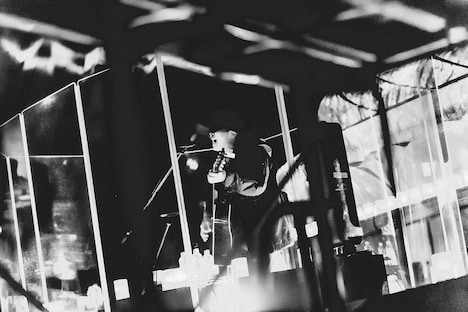 秋田ひろむ（写真提供：ソニー・ミュージック・レーベルズ）