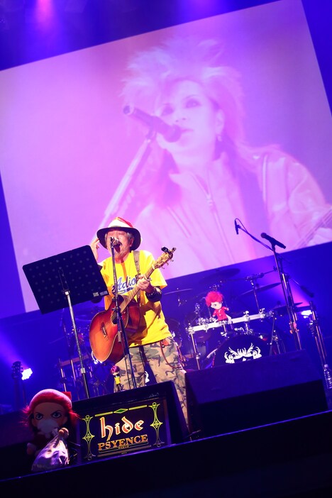 TUSK（THE SLUT BANKS、ex. ZI:KILL）（撮影：上野宏幸［nonfixcreative］）