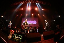 「hide Birthday Party 2020 Sing along live "Hi-Ho!"」の様子。（撮影：上野宏幸［nonfixcreative］）