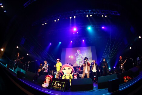 「hide Birthday Party 2020 Sing along live "Hi-Ho!"」の様子。（撮影：上野宏幸［nonfixcreative］）