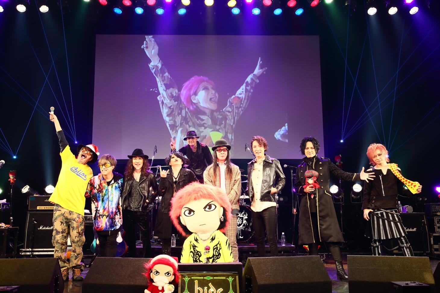 「hide Birthday Party 2020 Sing along live "Hi-Ho!"」出演者集合写真（撮影：上野宏幸［nonfixcreative］）
