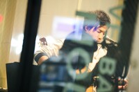 吉田結威（G, Vo）（撮影：白石達也）