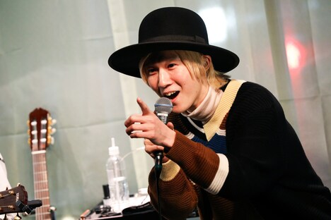 山田義孝（Vo）（撮影：白石達也）