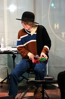 山田義孝（Vo）（撮影：白石達也）