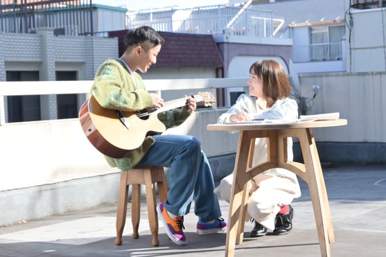 瑛人と飯豊まりえ。