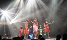 吉川千愛の卒業が発表された「LinQ アルバムLIVE Vol.3」公演の様子。