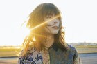 小林私の2ndアルバム「光を投げていた」発売決定、ゲスト迎えたコラボ曲も