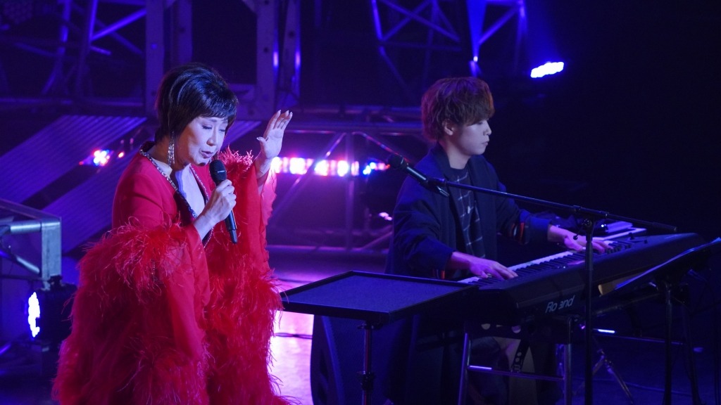 左から小林幸子、koma'n。